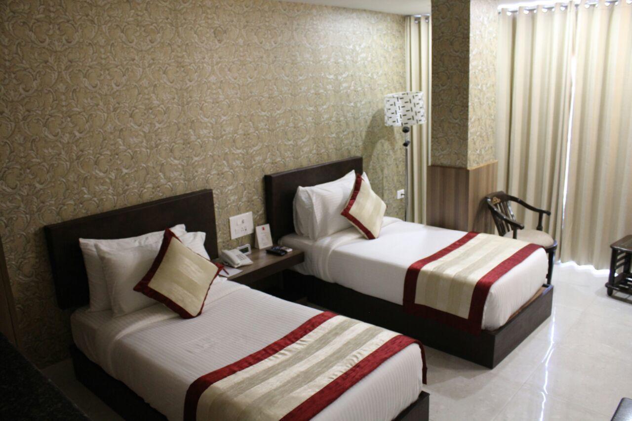 Imperial Clarks Inn Ντεχραντούν Εξωτερικό φωτογραφία