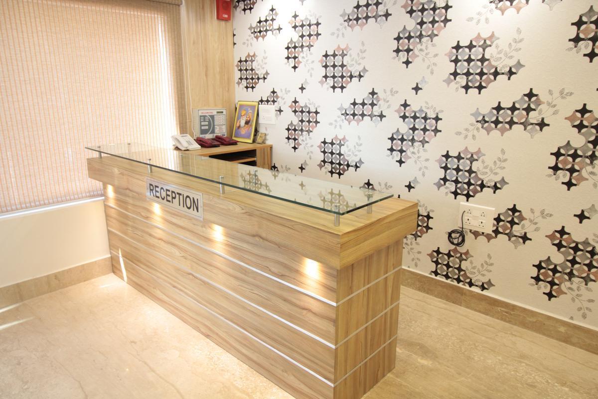 Imperial Clarks Inn Ντεχραντούν Εξωτερικό φωτογραφία