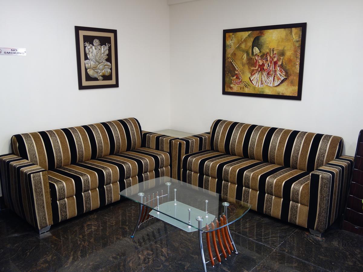 Imperial Clarks Inn Ντεχραντούν Εξωτερικό φωτογραφία