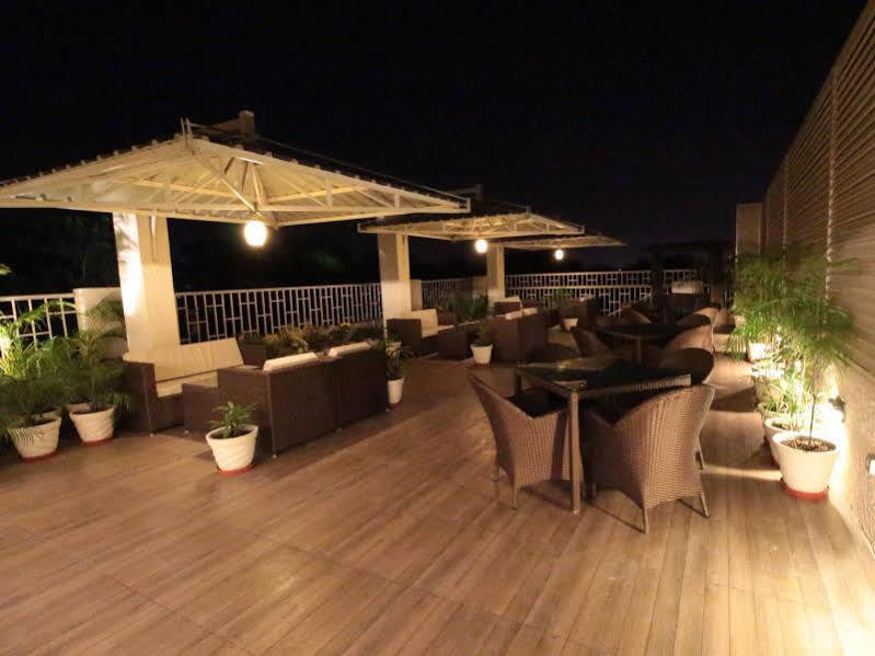 Imperial Clarks Inn Ντεχραντούν Εξωτερικό φωτογραφία
